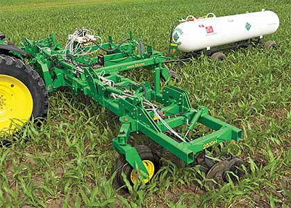 Машина для внесения питательных веществ John Deere 2510H/2510C Машина для внесения питательных веществ John Deere 2510H/2510C