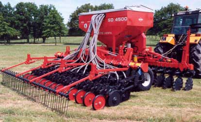 Сеялка прицепная пневматическая нулевого цикла почвоподготовки Kuhn SD 3000-18 ... 4500-26
