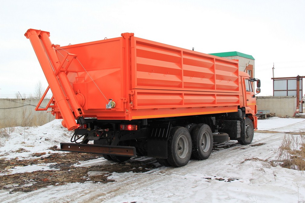 Фото камаза 65115 трехосника с кузовом 4590Е1 с загрузчиком АЗПМ-30