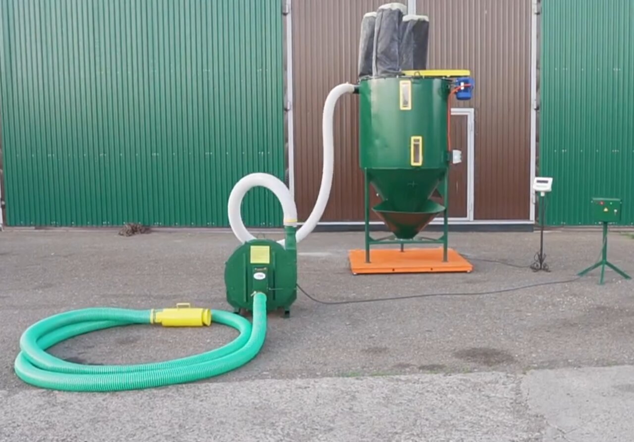 Смеситель для приготовления комбикорма Кузембетьевский РМЗ СПК-1