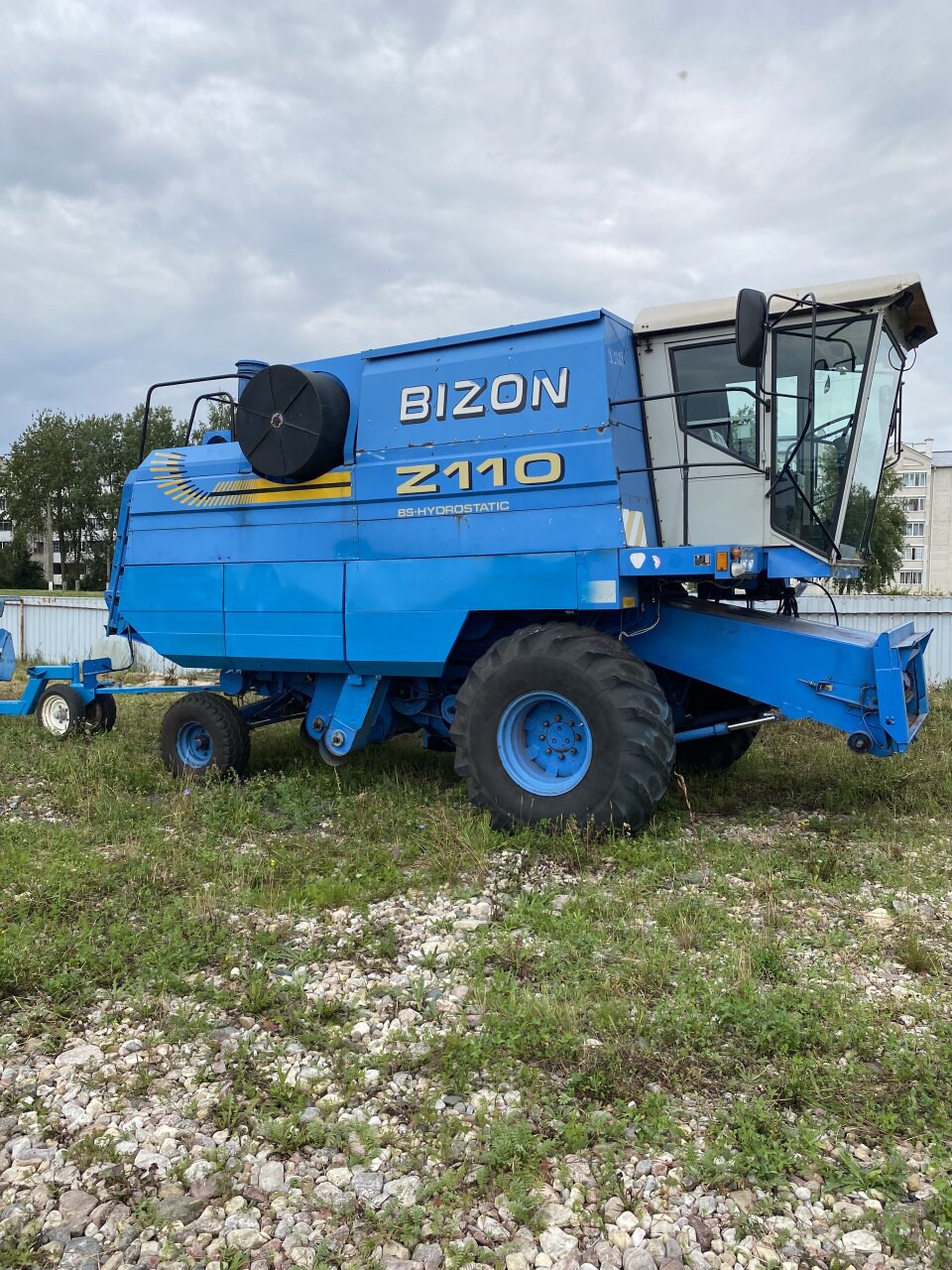 Комбайн зерноуборочный Bizon Z110