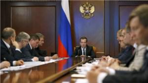 Александр Ткачев доложил о ходе проведения весенних полевых работ на совещании под председательством Дмитрия Медведева