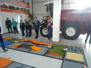 В Новосибирском ГАУ проходят соревнования по моделированию агророботов
