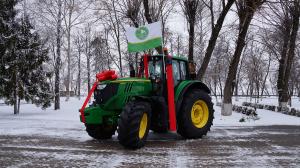 John Deere и ООО «Юпитер 9» передали Белгородскому государственному аграрному университету современный трактор 6195M