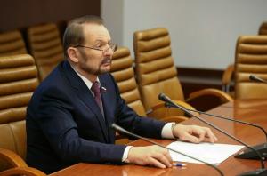Сенатор Белоусов призвал усилить контроль за содержанием пальмового масла в продуктах