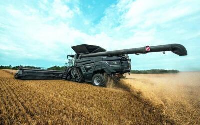 Обзор крупногабаритного зерноуборочного комбайна IDAEL компания AGCO