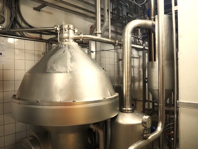 Сепаратор сливкоотделитель Alfa Laval MR