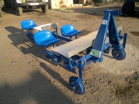 Рассадопосадочная машина 3-х рядная S237/1 Agro-Max Польша Рассадопосадочная машина 3-х рядная S237/1 Agro-Max Польша