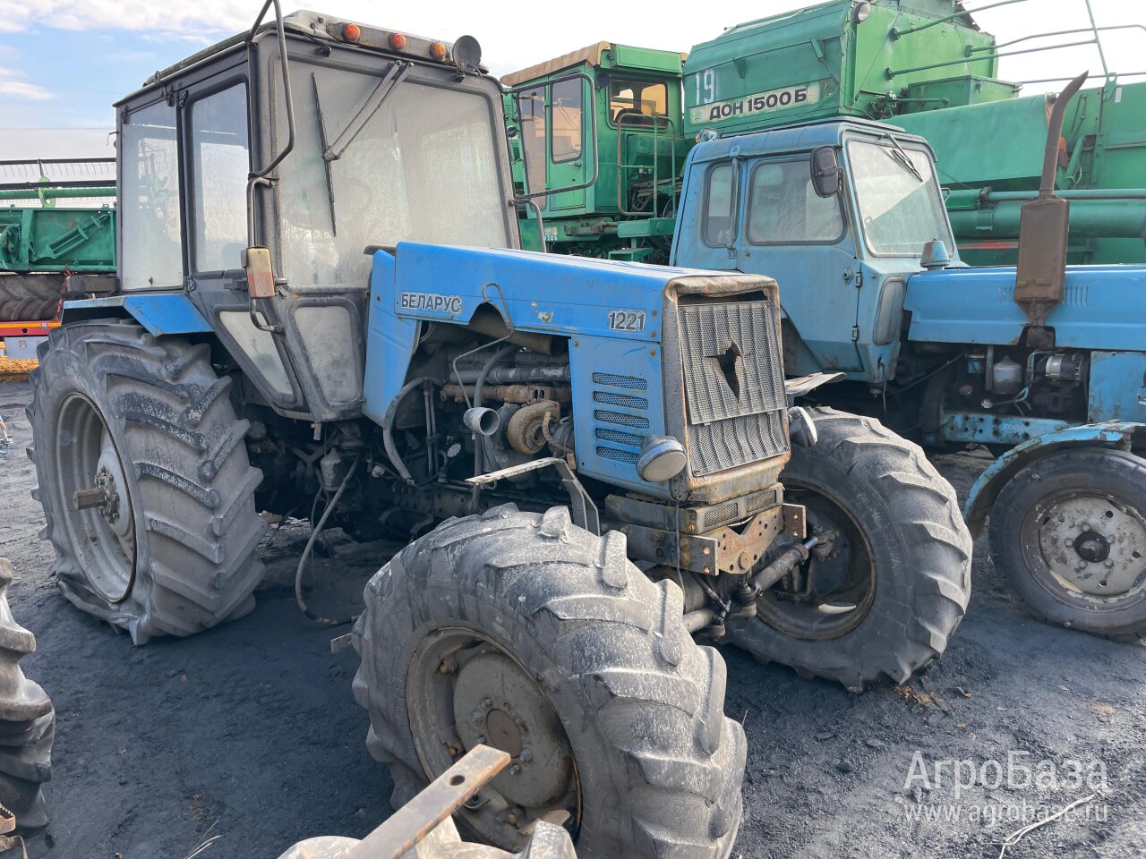 Трактор МТЗ (Беларус) 1221