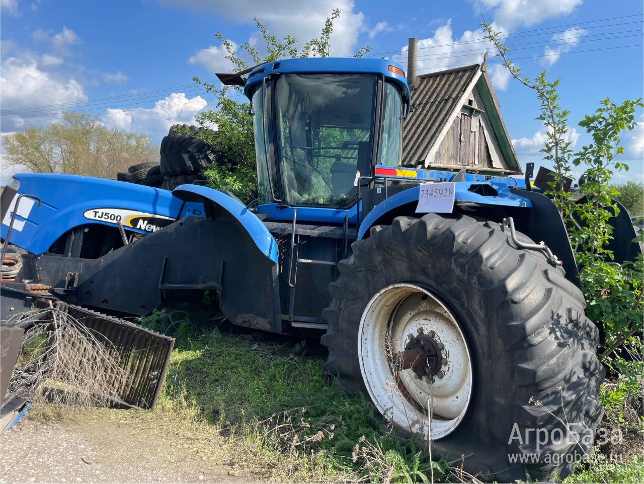 Трактор New Holland TJ 500