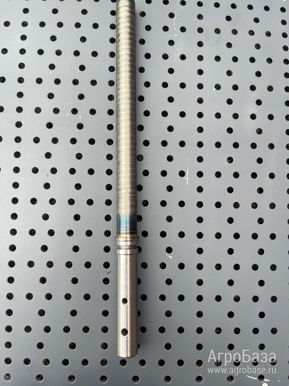 Палец консольного шнека жатки (Н69914) John Deer