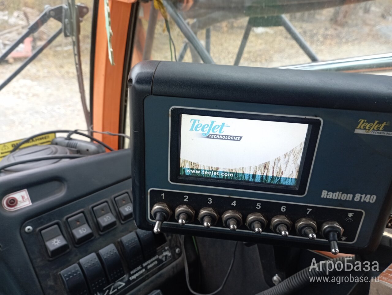 Самоходный опрыскиватель Туман-2