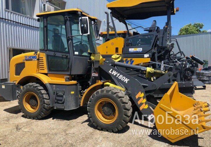 Фронтальный погрузчик XCMG LW180K