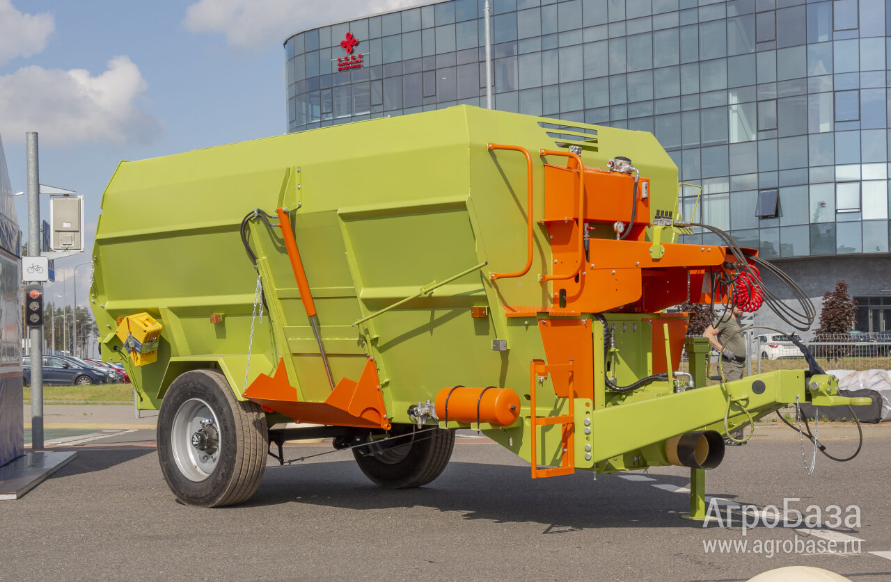 Измельчитель-раздатчик кормов МИРК-130