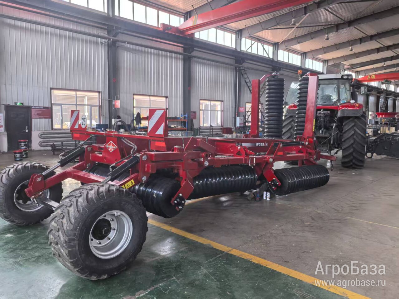 хороший эффект дробления почвы при уплотнении, высокая эффективность работы, а также удобная и быстрая гидравлическая складная транспортировка