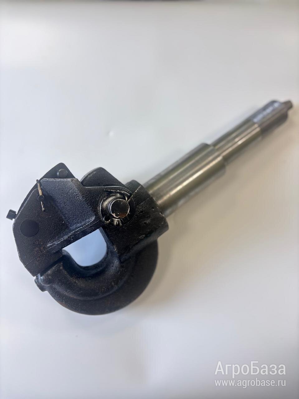 Крюк Т-150 с защелкой тягово-сцепного устройства оригинал арт.151М.58.017