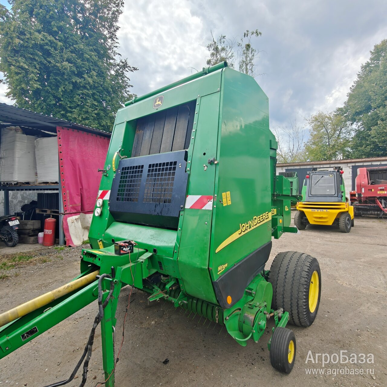 Пресс-подборщик Джон Дир 592 (John Deere 592)