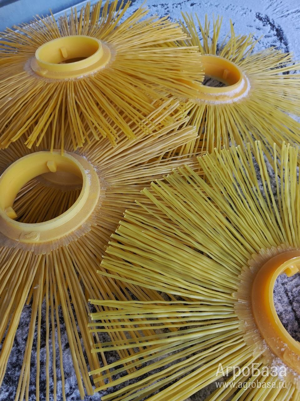 Диск щеточный 120х550 беспроставочный желтый