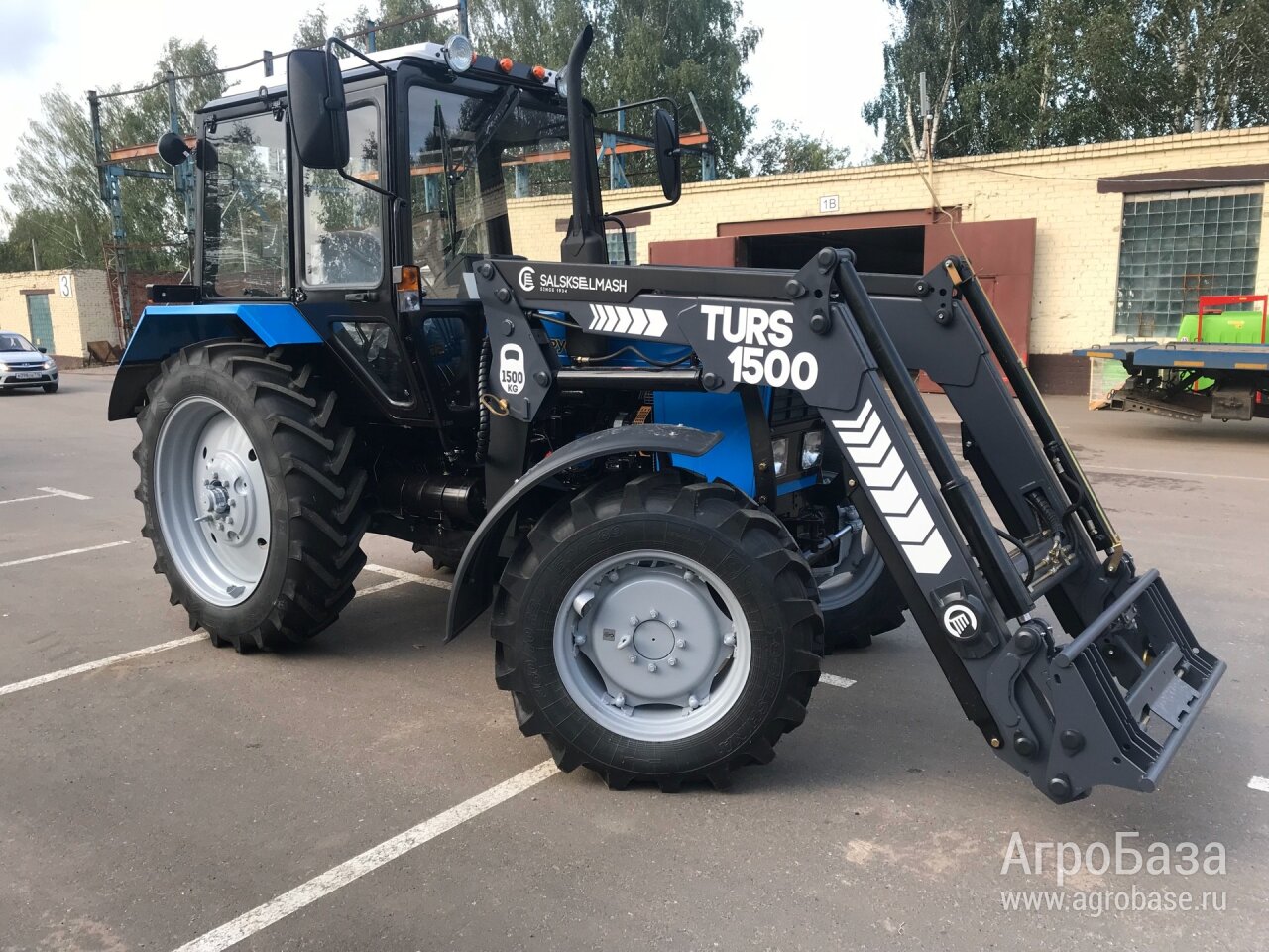 Погрузчик на МТЗ ТУРС-1500-0Д с джойстиком