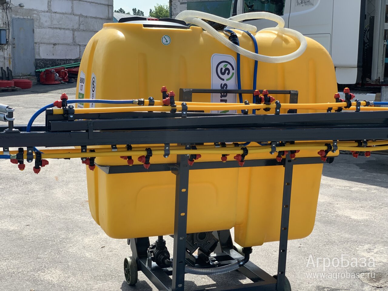 Опрыскиватель навесной 600л 12м Турция SAR