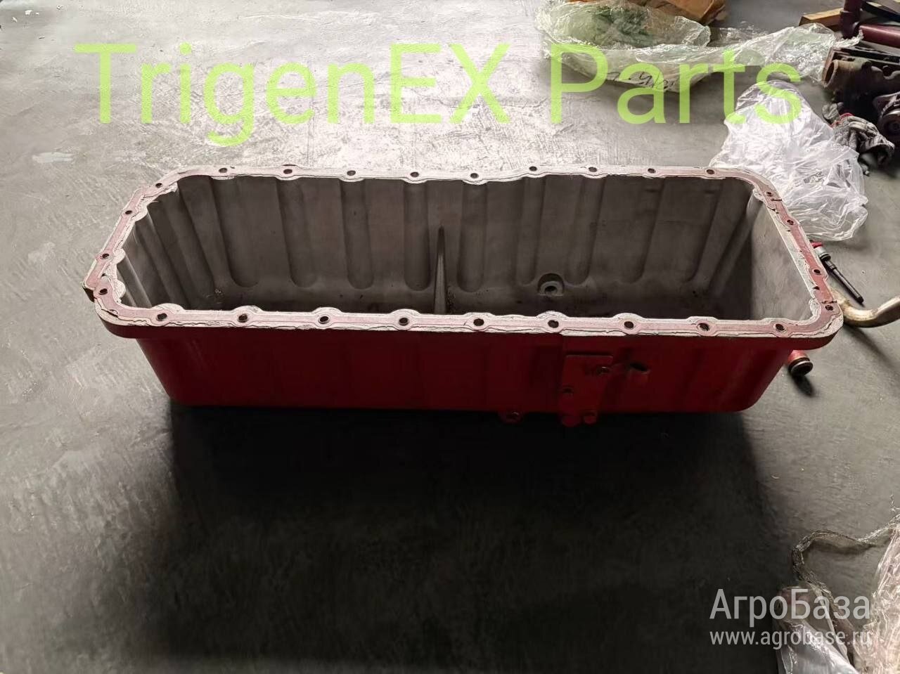 Поддон (поддон картера) John Deere RE546871, б/у, отличное состояние.