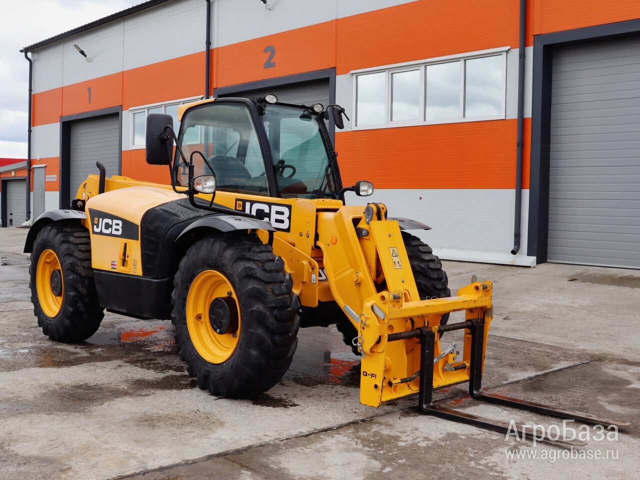 Телескопический погрузчик JCB 531-70