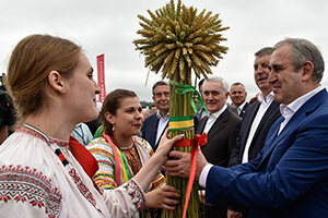 К рекордным урожаям вместе с надёжной техникой «Брянсксельмаш»