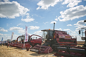 Брянские комбайны на «Дне поля Оренбуржья - 2017»
