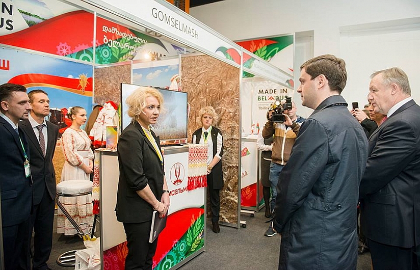 Министр окружающей среды и сельского хозяйства Грузии Нодар Кереселидзе высоко оценил представленную экспозицию. Министр окружающей среды и сельского хозяйства Грузии Нодар Кереселидзе высоко оценил представленную экспозицию.